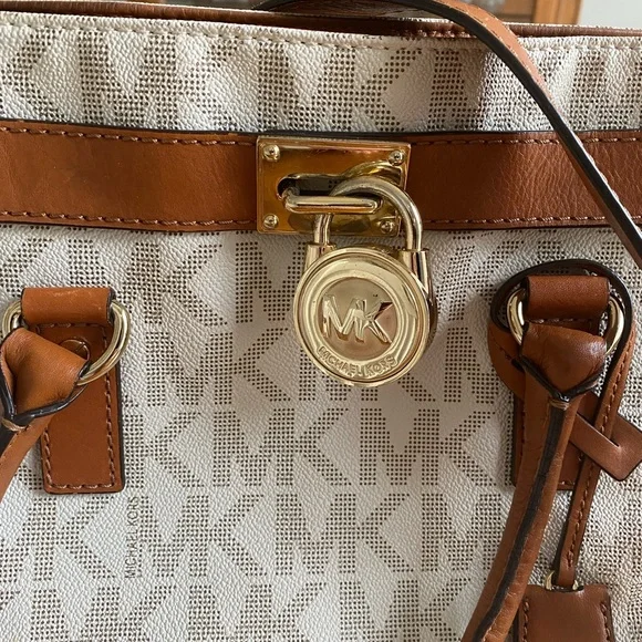 MICHAEL KORS LG HAMILTON TOTE Vanilla with lock and key - Picture 2 of 9